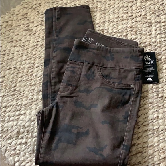 Rock & Republic Denim - Camo Denim Rx Rock & Republic